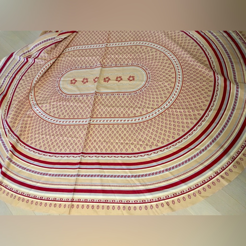 NWOT Vent Du Sud tablecloth Dining Table Linens